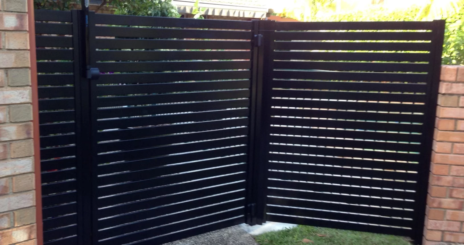 Aluminium Screening - Black Screening Gate