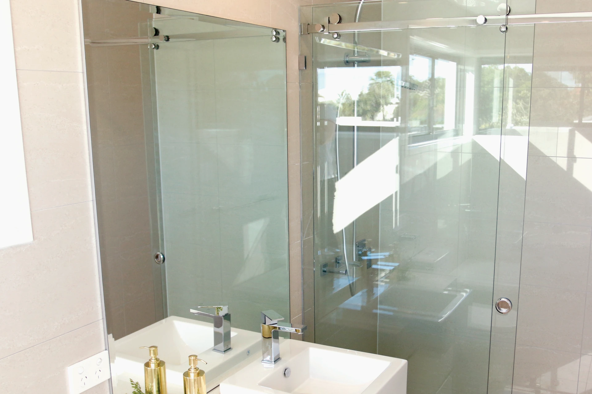 Showers - STAL Sliding Shower